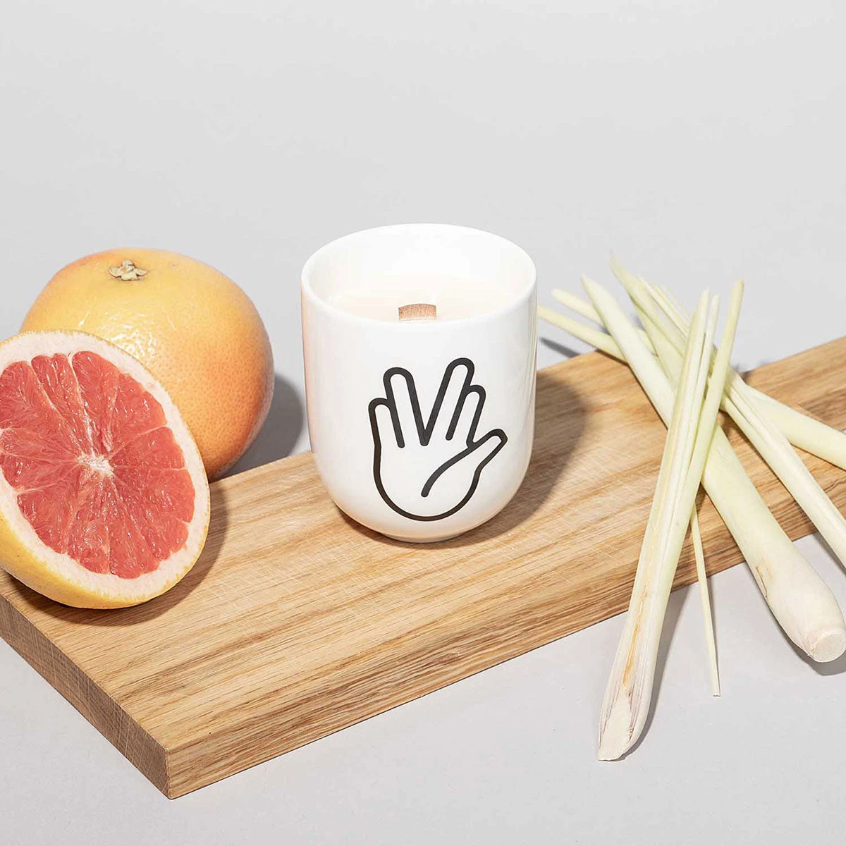 Vulcan Salute Duftkerze Lemongras & Grapefruit – Bild 2