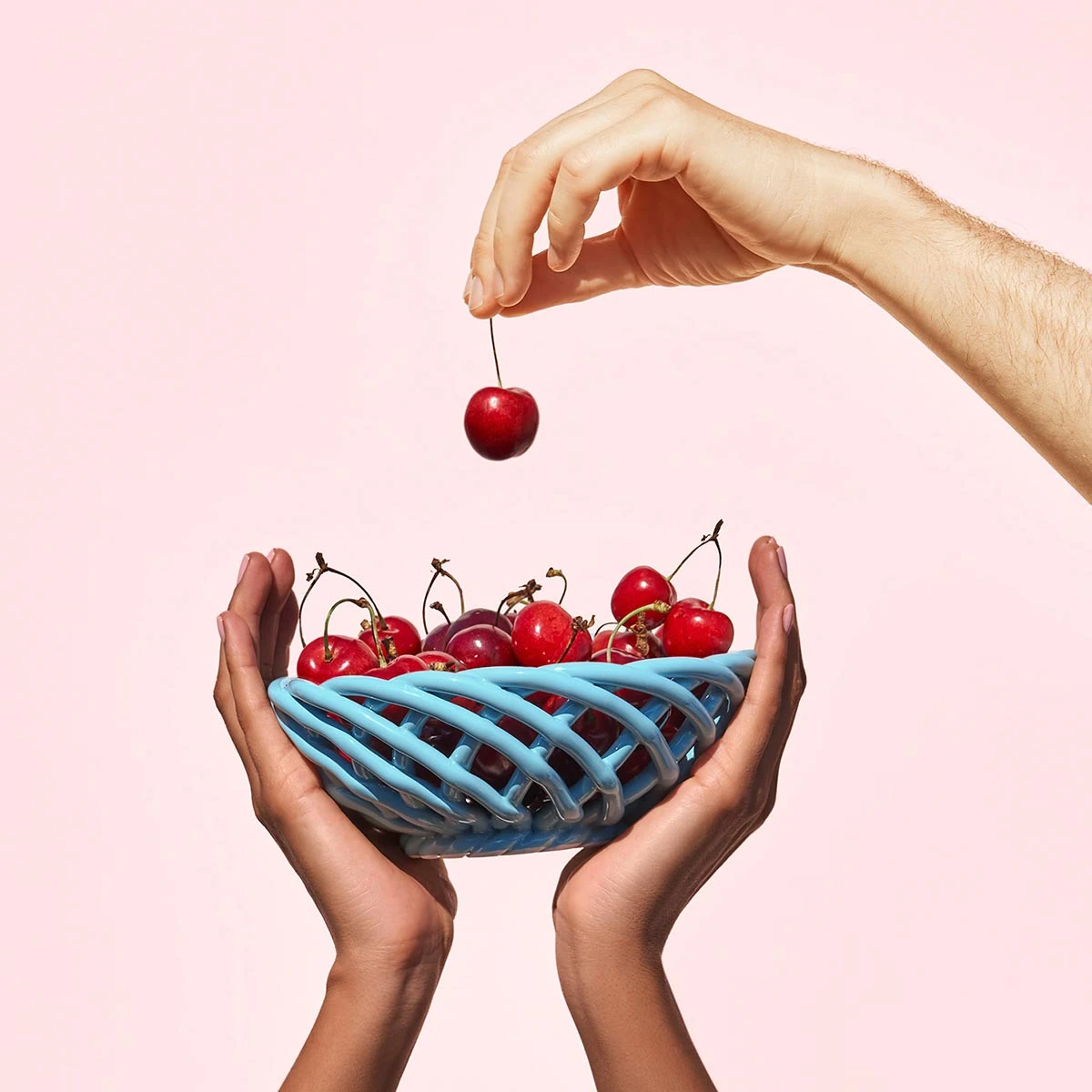 Sicilia Ceramic Basket Small Light Blue – Bild 3