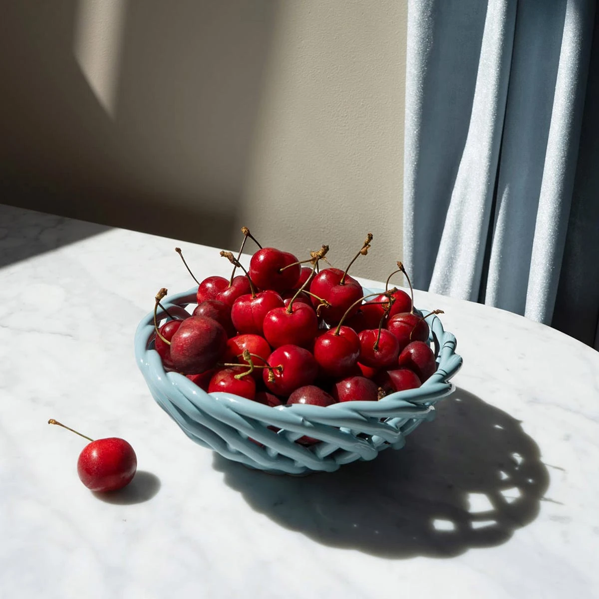 Sicilia Ceramic Basket Small Light Blue – Bild 5