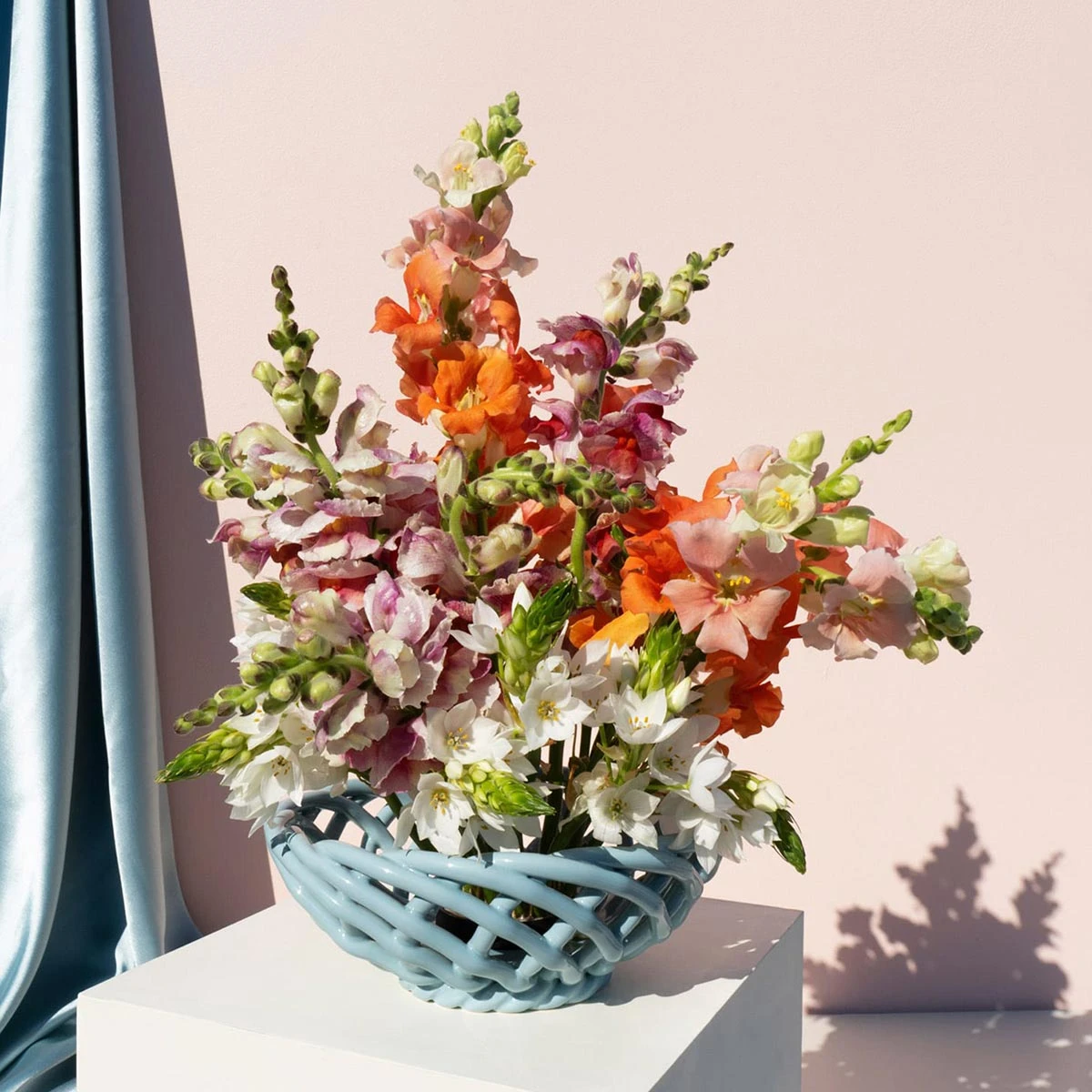 Sicilia Ceramic Basket Small Light Blue – Bild 6