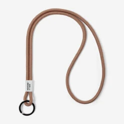 Pantone™ COY2025 Mocha Mousse 17-1230 Schlüsselband Long